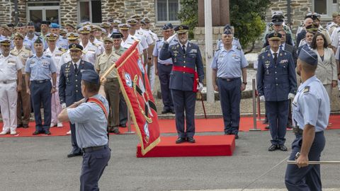 El emotivo acto de toma de posesi�n del jefe del aer�dromo cont� con desfile, m�sica militar y recuerdo a los ca�dos.