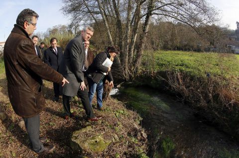 Bas y Rueda visitaron ayer la zona recuperada del cauce fluvial. 
