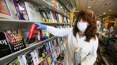 La librer�a monfortina Galicia es uno de los establecimientos que contin�an abiertos