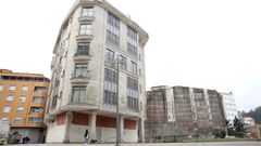 En la calle Escorial de Ribeira, ya casi en la plaza de Espaa, se vende un piso por 99.000 euros.