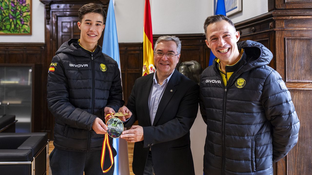 Menor recibe al macedano Jacobo Casado, campeón nacional de kárate