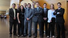 En esta imagen de archivo Hernn Vila (segundo por la izquierda) posaba con sus compaeros de la primera junta directiva del Colexio de Enxeara Informtica de Galicia
