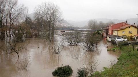 Estado que presenta la localidad de Peaulln, en el concejo de Pravia, por el desbordamiento del ro Naln como consecuencia de las intensas lluvias cadas 