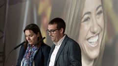 Mireia Chacn y Xavier Tpia, hermana y cuado de Chacn, han cerrado el acto de homenaje del PSC a la socialista. 