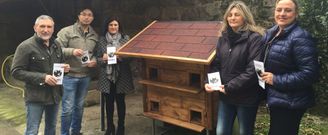 Acto de presentaci�n de la primera gatera, ayer en Cambados. 