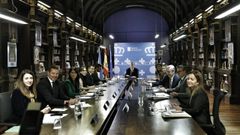 El Consello da Xunta se reuni en la biblioteca del instituto Celso Emilio Ferreiro.