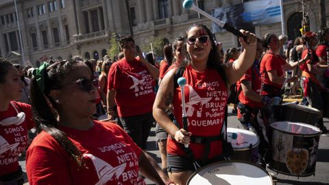 Detalle das mobilizaci&oacute;ns do pasado 8M, polo&nbsp;do D&iacute;a da Muller, en Santiago de Chile.