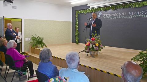 Maneiro habl� en representaci�n de los antiguos alumnos