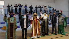 J�come acompa�� a los Reyes Magos en su visita al CEIP Mestre Vide