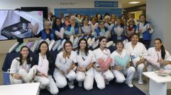 Tres aos de corazones solidarios. Los lunes y los martes, decenas de mujeres se renen en el Espazo +60 de Afundacin para tejer las almohadas en forma de corazn que desde hace tres aos regalan a las pacientes operadas de cncer de mama. El objetivo es que alivien un poco el dolor, explica Margarita Alonso, una de las voluntarias. Confeccionaron 74 cojines solidarios. 