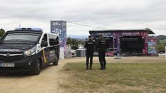 Efectivos policiales vigilan el festival O Son do Cami�o en una edici�n anterior.