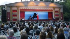 La Carroza del Teatro Real lleg� al parque de A Veronza de Ribadavia
