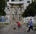 Don Eusebio ha vuelto al cobijo de su instituto y de sus escuelas. 