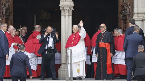 Le�n XIV, este martes a las puertas de la catedral de Barcelona