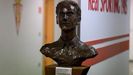 Busto de Anselmo L�pez en el t�nel de vestuarios de El Molin�n