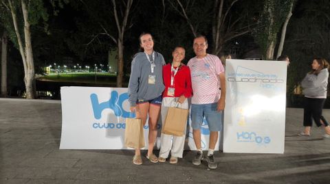 Carla y Uxía, ganadoras de la categoría femenina
