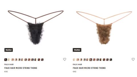 Dos modelos del tanga de pelo pbico falso