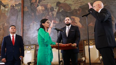 Delcy Rodr�guez jura su cargo como presidenta encargada de Venezuela