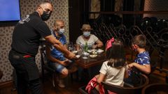 Los locales de hosteler�a de Barbanza disponen de un 50 % de aforo interior con hasta un m�ximo de seis personas por mesa