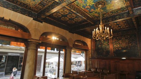 La �Pecera� del Casino, decorada con murales de Bello Pi�eiro, est� abierta a las visitas p�blicas