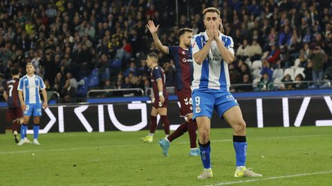 Barbero, durante el partido entre el Dpor y el Eibar en Riazor