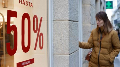 Pod�an verse descuentos de hasta el 50 % en el centro de Lugo.