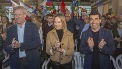 Marta Fernndez-Tapias, entre el presidente del PPdeG, Alfonso Rueda, y el del PP de la provincia de Pontevedra, Luis Lpez