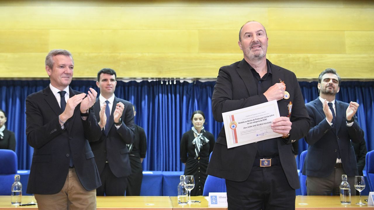 Lluvia de distinciones al mérito de Protección Civil en A Estrada