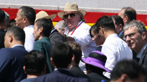 El actor franc�s Gerard Depardieu presenci� el desfile