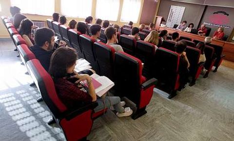 Imagen de la presentaci�n del curso, ayer en la escuela de Relaciones Laborales del campus. 