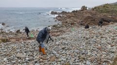 Limpieza de la playa de Reira, Camarias, promovida recientemente por Mar de Fbula 