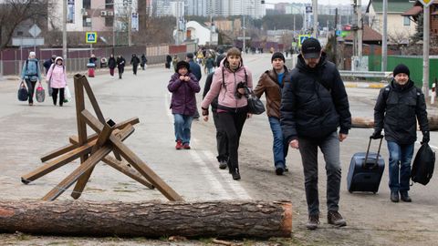 Evacuacin de ciudadanos en Kiev 