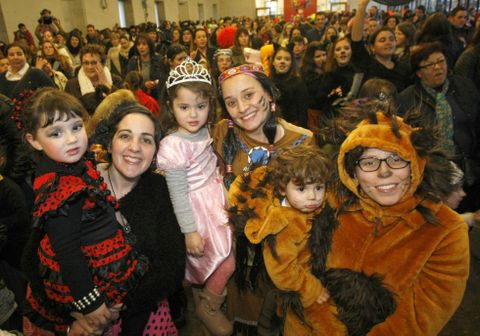 Javi Solla ameniz� el festival en A Peixer�a. 