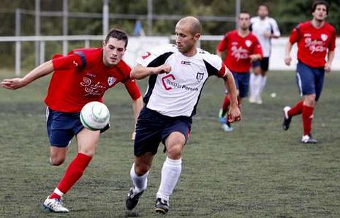 Los futbolistas de la SD Chantada frenan su racha de malos resultados en la competici�n.