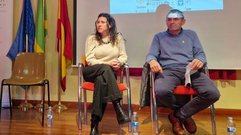 La directora general de Participacin Ciudadana, Transparencia, Diversidad Sexual y LGTBI, Nuria Rodrguez, y el alcalde de Amieva, Carlos Flix Salazar.