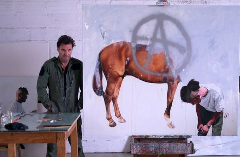 Chris Steven es pintor figurativo originario del Reino Unido y con exposiciones realizaras por todo Europa.