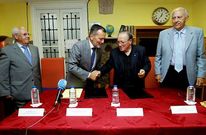 El alcalde suscribi� ayer con Botana el nuevo convenio, que mantiene la ayuda del pasado a�o. 