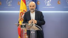 El diputado del BNG, N�stor Rego, en rueda de prensa.