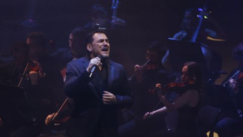 Ismael Serrano repas� algunos de sus �xitos acompa�ado por la Orquesta Gaos