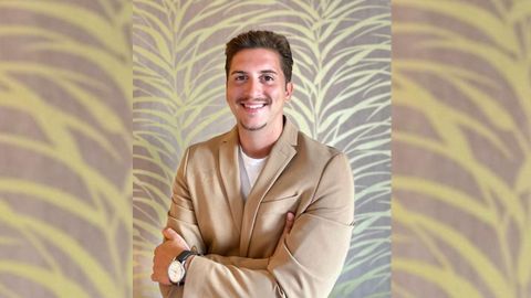 El psiclogo Andrs Andrades ayuda a adultos vctimas de abuso infantil.