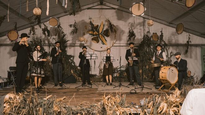 A Charanga Benof�n, durante a s�a actuaci�n na Muinhada de Vimianzo