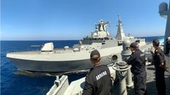 La fragata, con base en Ferrol, durante las recientes maniobras con el buque argelino El Moudamir