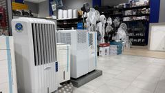 La tienda Euronics, ubicada en avenida da Coru�a, ha agotado pr�cticamente el stock de aire acondicionado.