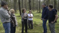 Luisa Pi�eiro visit� ayer una zona afetactada por la banda marr�n en Vilasantar