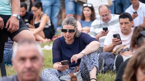 Eclipse total en Asturias desde el Parque de los Pericones, en Gij�n