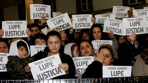 Concentracin en repulsa por la muerte de Lupe, la ltima vctima de violencia machista en Galicia.