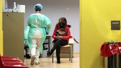 Fotograf�a de archivo del cribado realizado el pasado mes de febrero en el centro de salud de Quiroga en busca de casos asintom�ticos de covid-19