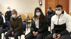 Christian Barrul, a la derecha de la imagen, durante un juicio en la Audiencia de Santiago en el 2022 por varios presuntos robos en lavander�as