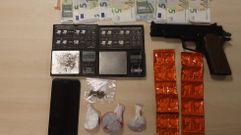 Droga y efectos incautados, adem�s de 1.400 euros, por la Polic�a Nacional en Lara�o en octubre del 2025, en la operaci�n Urbano