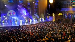 Verbena de entroido con la orquesta Par�s de Noia en la Porta do Sol de Vigo.